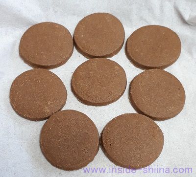 無印の糖質オフ！全粒粉入りビスケット ココア（Cocoa Biscuits with Whole Wheat Flour）税込120円 見た目