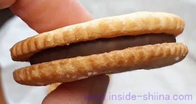 リッツ チョコサンドの見た目は！