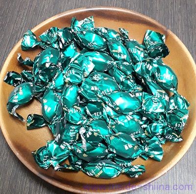 チョコレート効果 カカオ72%素焼きアーモンド大袋は何粒入り？
