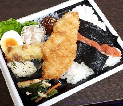 白身魚フライ明太子のり弁当