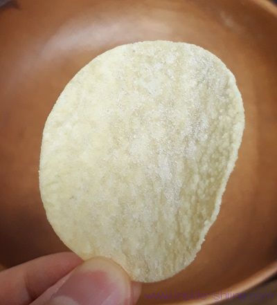 プリングルズは成型ポテトチップス!