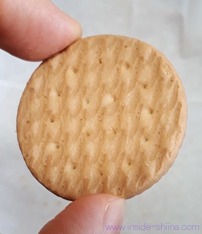 セブン プレーンビスケットの裏側！