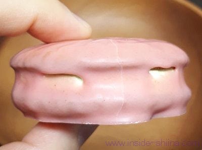ロッテ チョコパイプレミアム 苺とピスタチオの横面