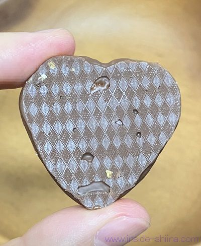 不二家 ハートクッキー バターアーモンドの裏側