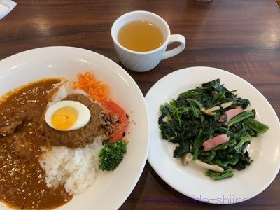 ジョナサン 武蔵野スパイスカレーとほうれん草とベーコンのソテー