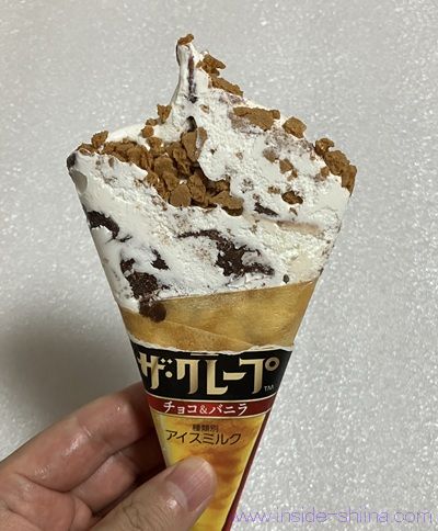 森永製菓 ザ・クレープ チョコ&バニラの見た目