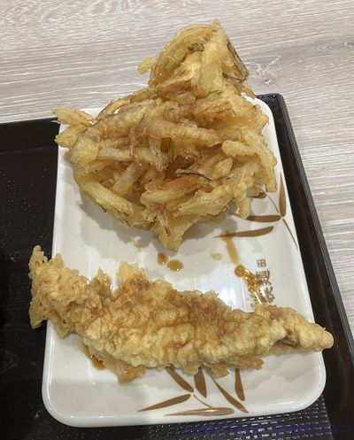 丸亀製麵 かしわ天と野菜かき揚げ
