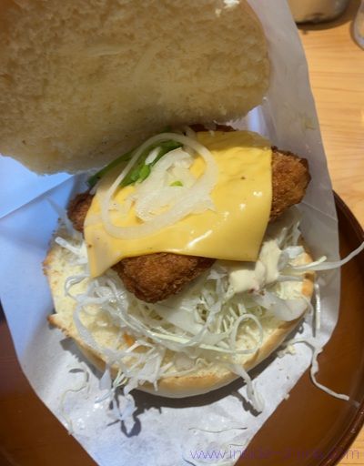 コメダ珈琲店 フィッシュフライバーガーのカロリーと糖質