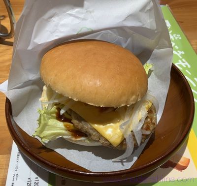 コメダ珈琲店 自慢のドミグラスバーガー
