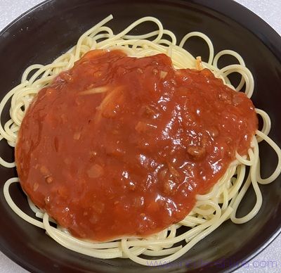 ママ― トマトの果肉たっぷりのミートソースの見た目