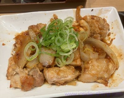 松屋 鶏のバター醤油炒め定食のカロリーと糖質