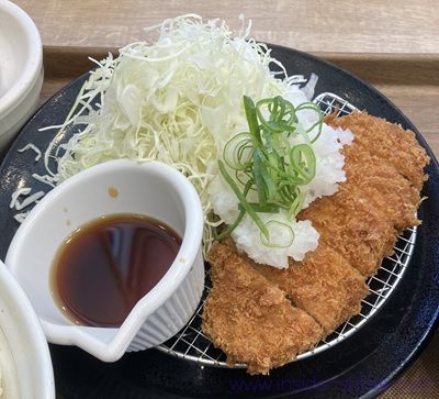 松のや 鬼おろしポン酢ロースかつ定食のカロリーと糖質