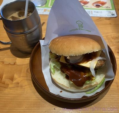コメダ珈琲店 自慢のドミグラスバーガー