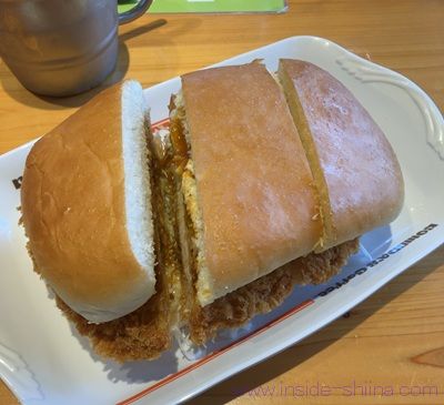 コメダ珈琲店 カツカリーパン