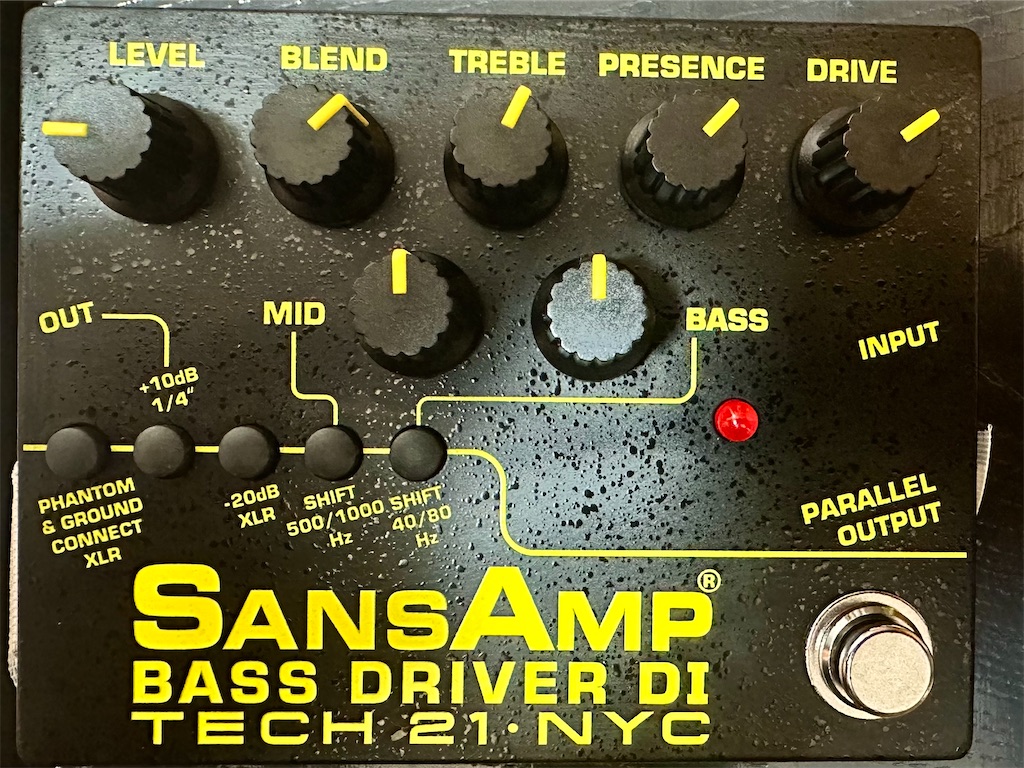 ベース　サンズアンプ TECH21】SANSAMPのオリジナルカラー、通称｢赤サンズ｣待望の復活