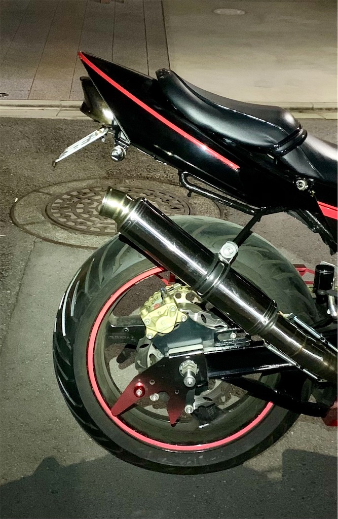 CB400SF NC39 Spec2 テールレンズ装着 - ジェイドリアンのカスタムブログ