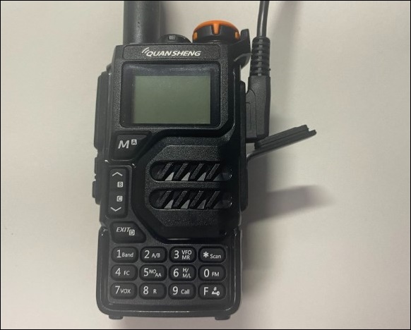 新デザインワイドバンドラジオ　UV-K5　 ９９９メモリー搭載機・オプション3点 新デザイン ワイドバンドラジオ UV-K5（99）999cH搭載機