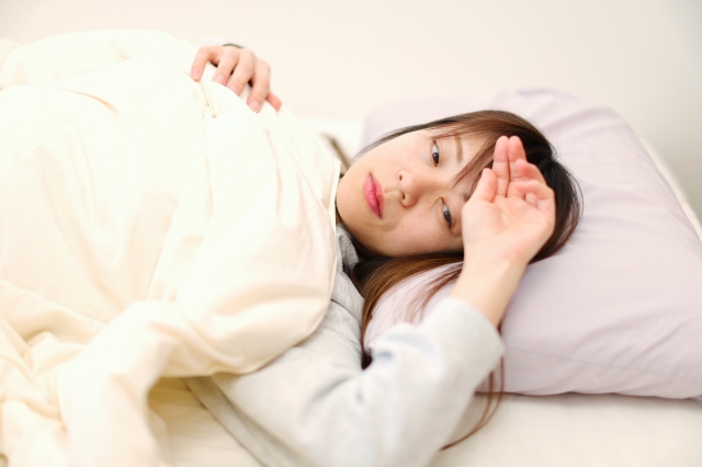 足/脚がむずむずしたり、不快感があって眠れない