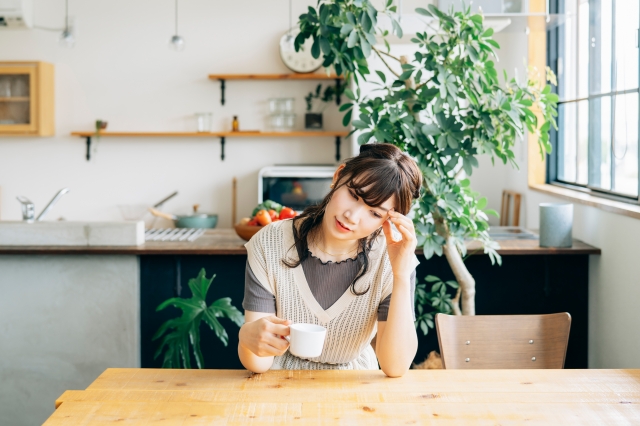 カフェインが身体に与える急性・慢性のリスク