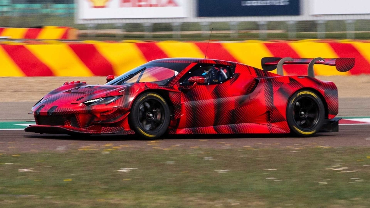 フェラーリ296GT3がフィオラノサーキットを走行 - Mmarmaladesky's diary