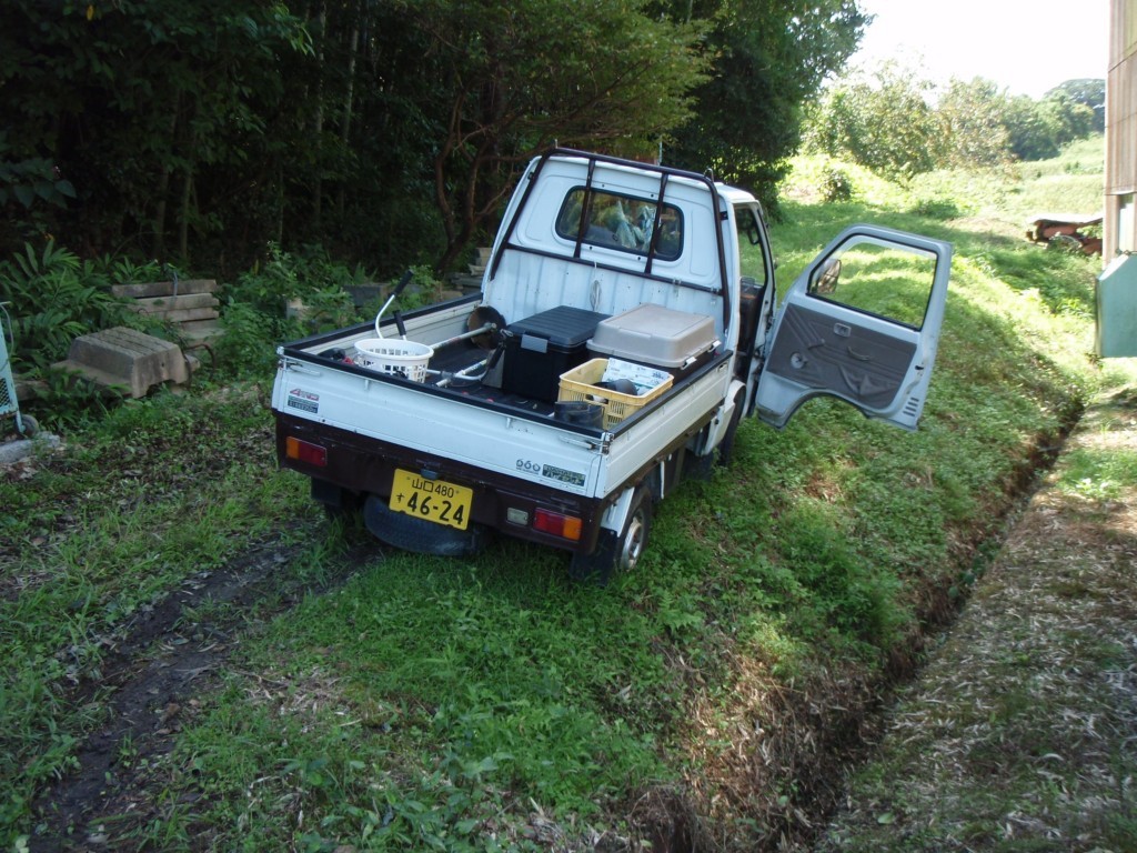 農道を走られない軽トラ へんくう農業日記