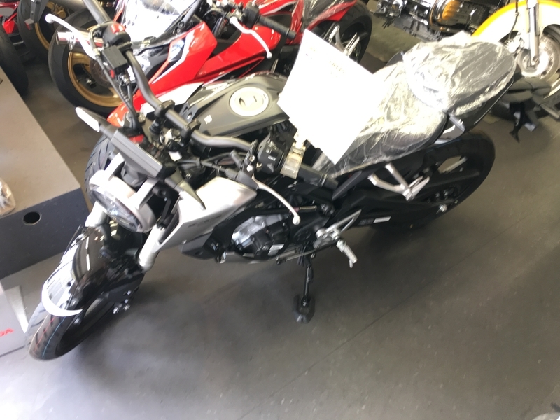 厚く生きろ 新型cb１２５r その2 ビルの谷間で暮らす 田舎の原付野郎