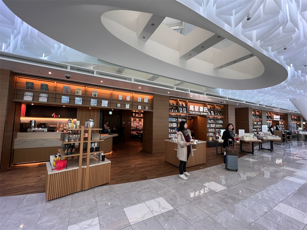 羽田空港国際ターミナルのスタバand蔦屋書店が凄い - カトミブログ/札幌⇆東京カメラマン/photographer KATOMI