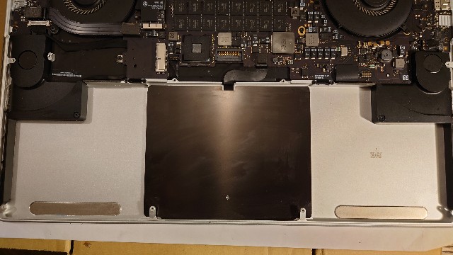 macbookpro Late2013 a1502 バッテリー膨らみあり MacBook Pro A1398