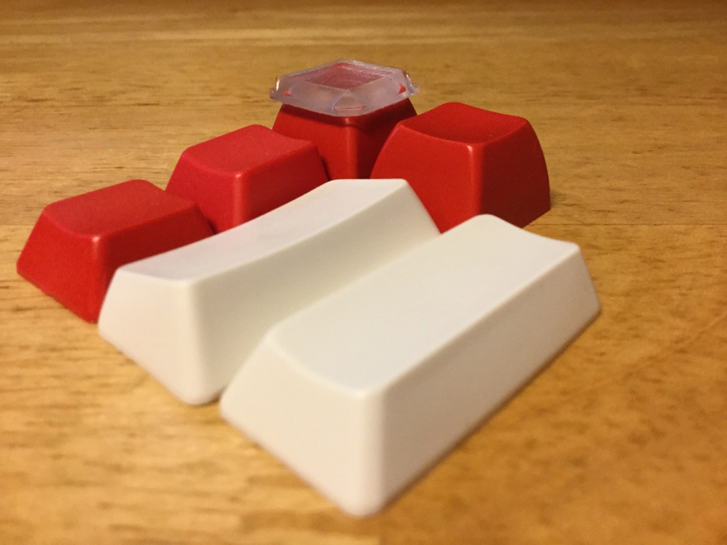 親指キーの一番遠いキーのカサを盛る 親指キーのキーキャップ