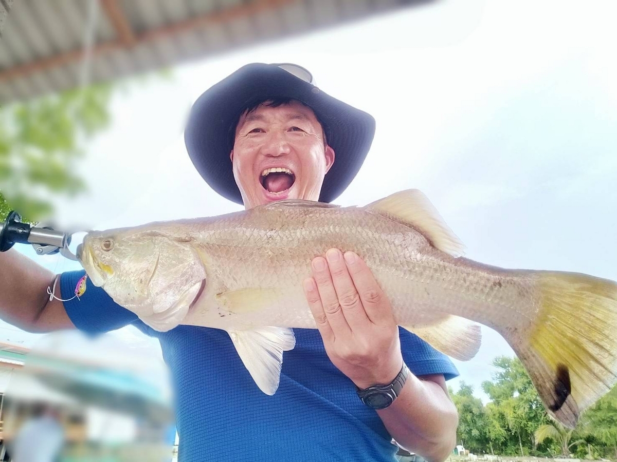 タイ人に教えてもらおう！バラマンディ釣り - タイ王国釣堀応援会