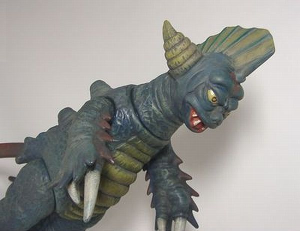 月面怪獣キング・ワンダーのリペイントに挑戦せよ！ - 遊びをせんとや