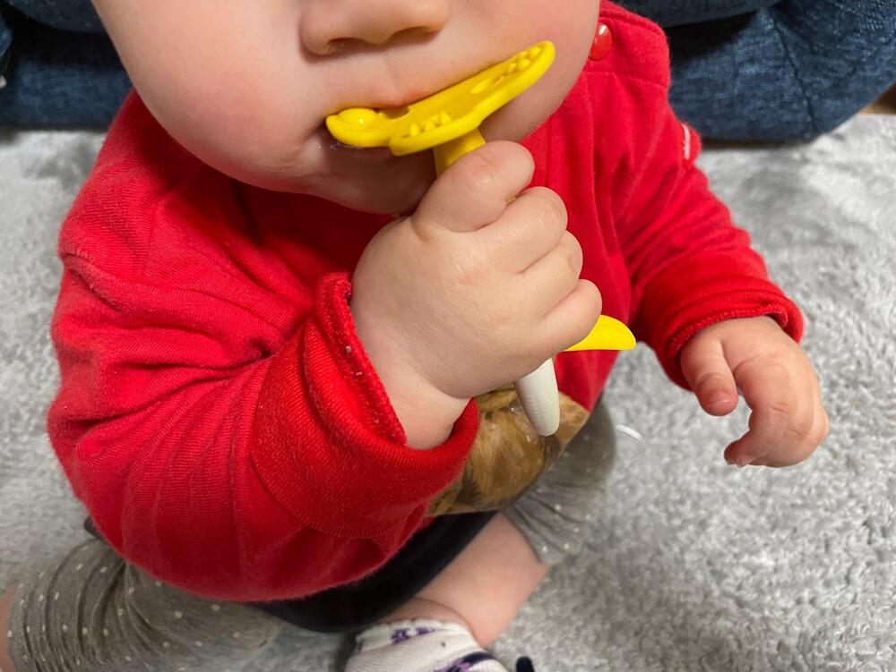 口コミ 歯固めバナナを実際に利用して感じた事 危ない 目に刺さる なまけママの知育