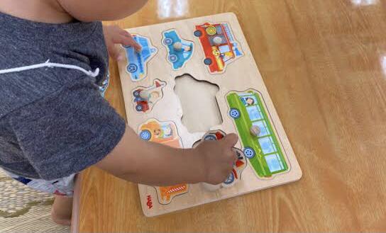 これで解決 2歳 3歳がパズルができない時の解決方法 ピース数の目安は なまけママの知育