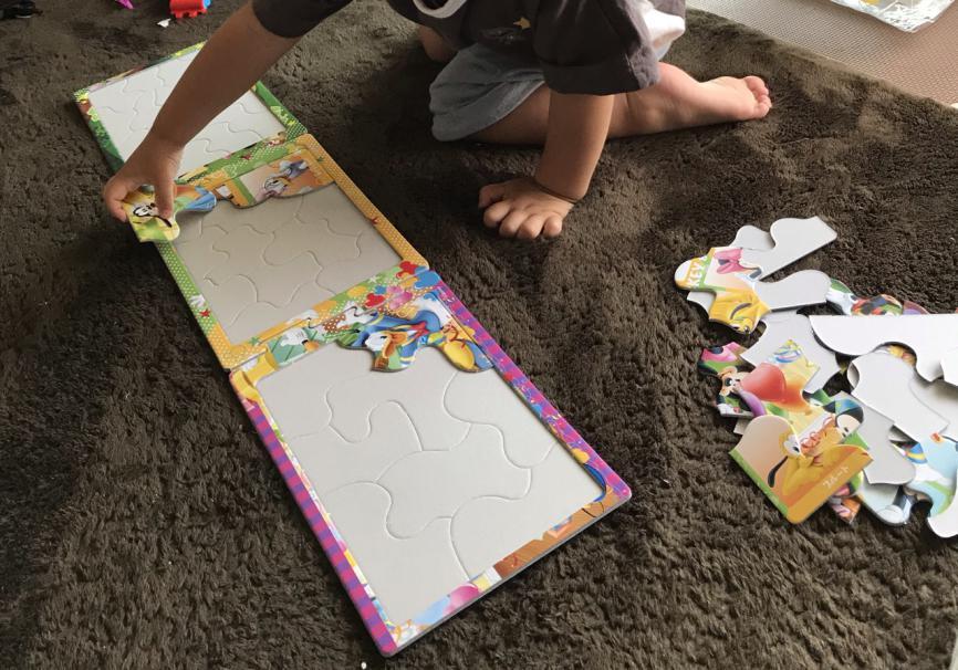 これで解決 2歳 3歳がパズルができない時の解決方法 ピース数の目安は なまけママの知育
