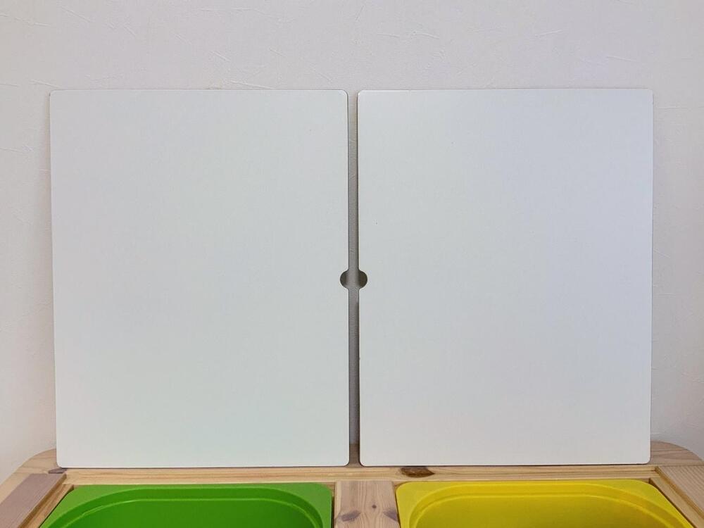 IKEA フリサット　FLISAT 子ども用テーブル　83x58 cm 81ea97ecdaff94c5f075b2a550b985
