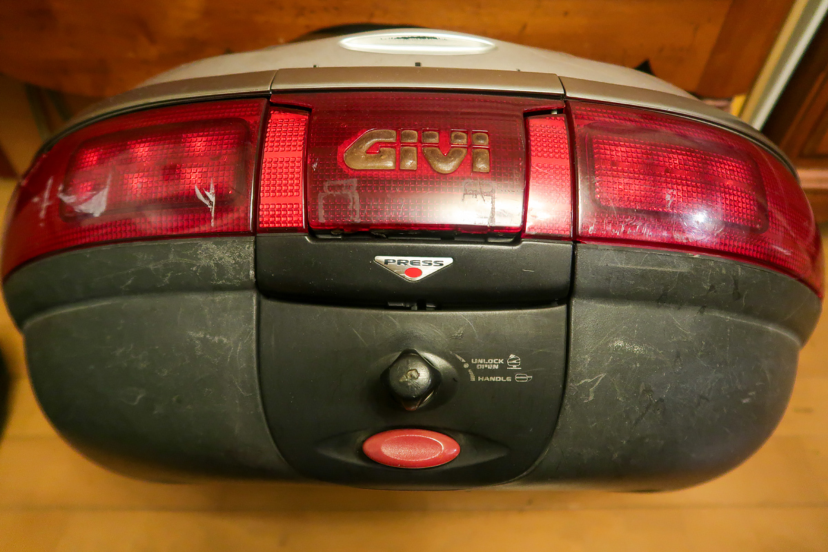 GIVI E52 Maxia: 20年以上使って補修しないと😅 - Garage Kachi