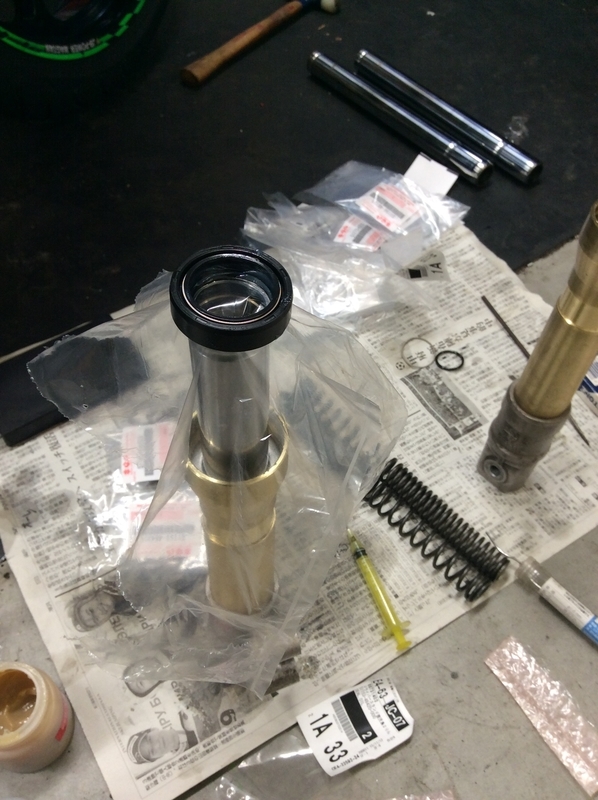 スズキZZ(CA1PB) フロントフォークOH その3 - Kado333のブログ