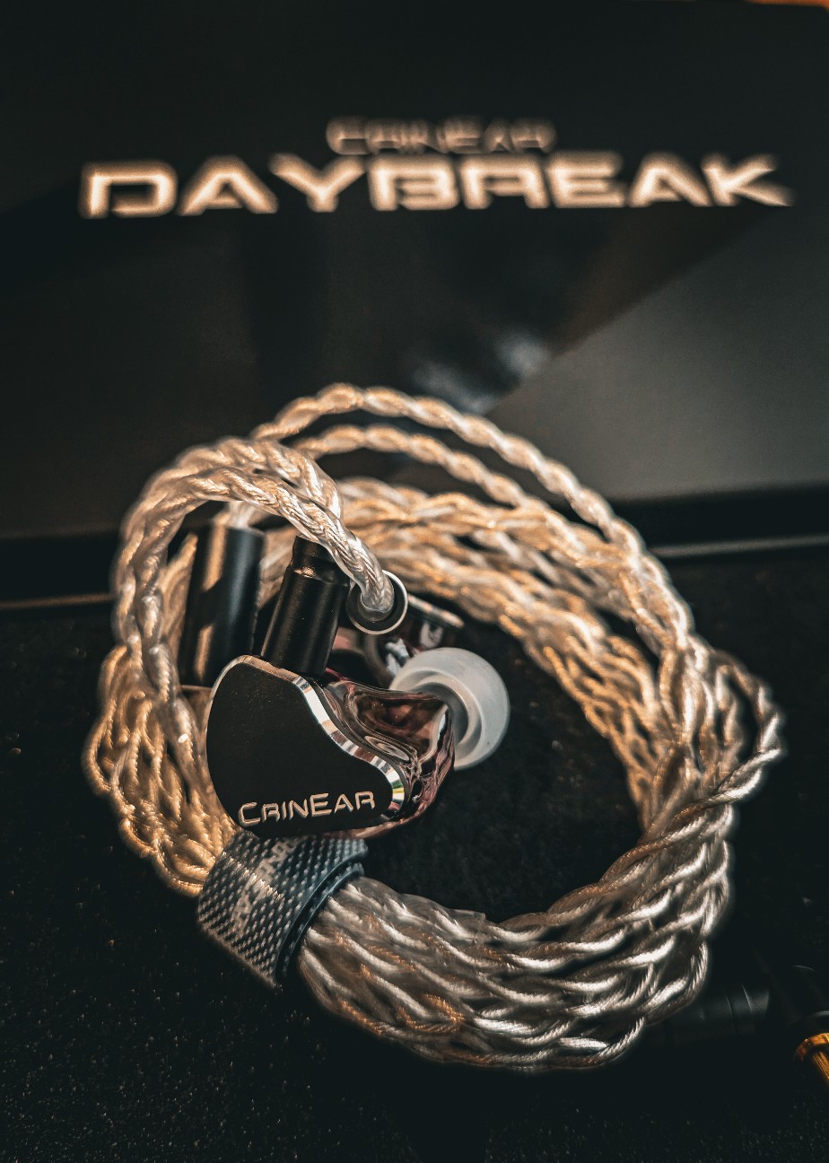 CrinEar Daybreak レビュー：Crinacleが描く“基準点”。自然な中域と