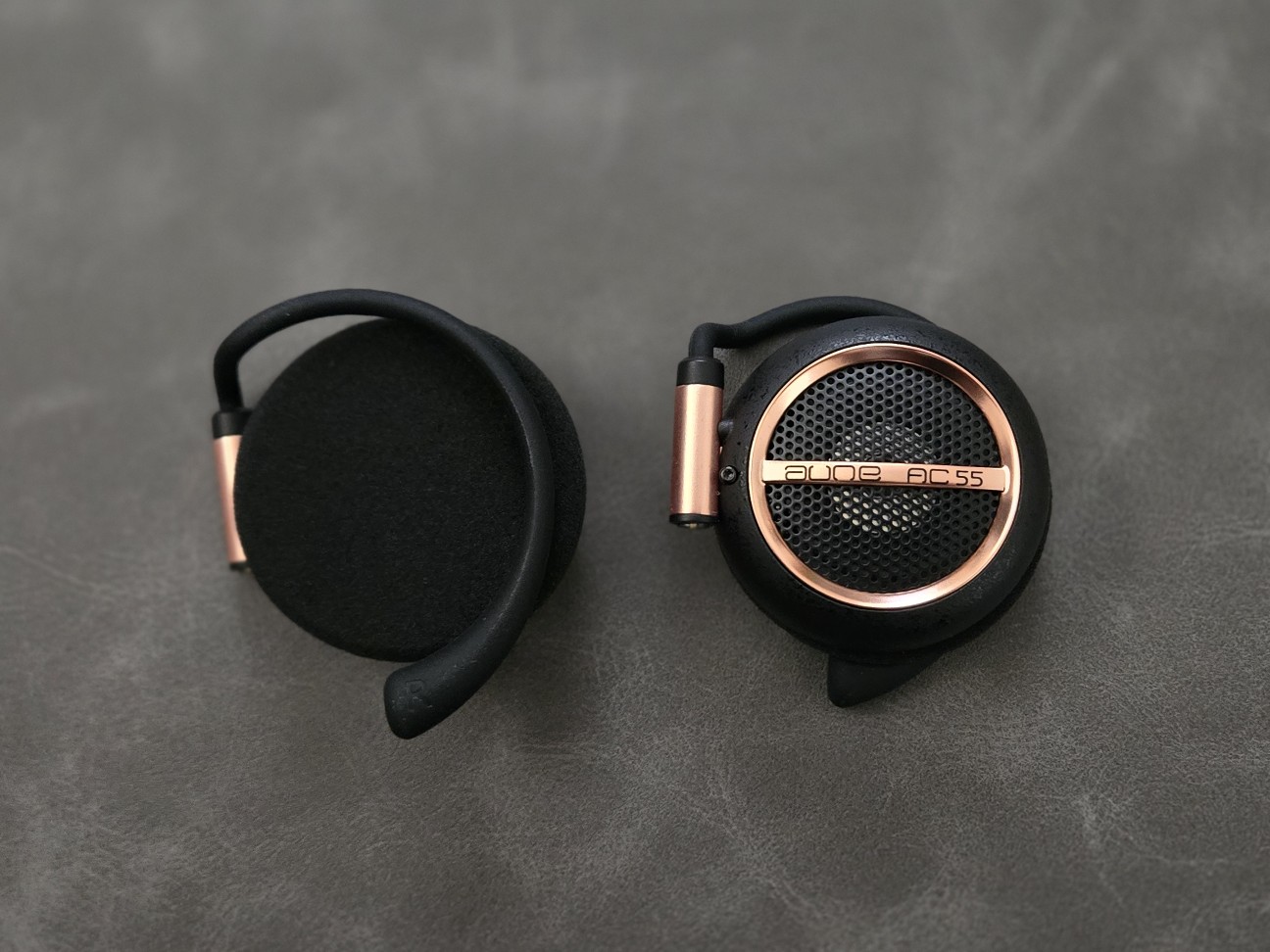 aune audio AC55 レビュー︰懐かしい耳掛けが現代型に進化したオープン