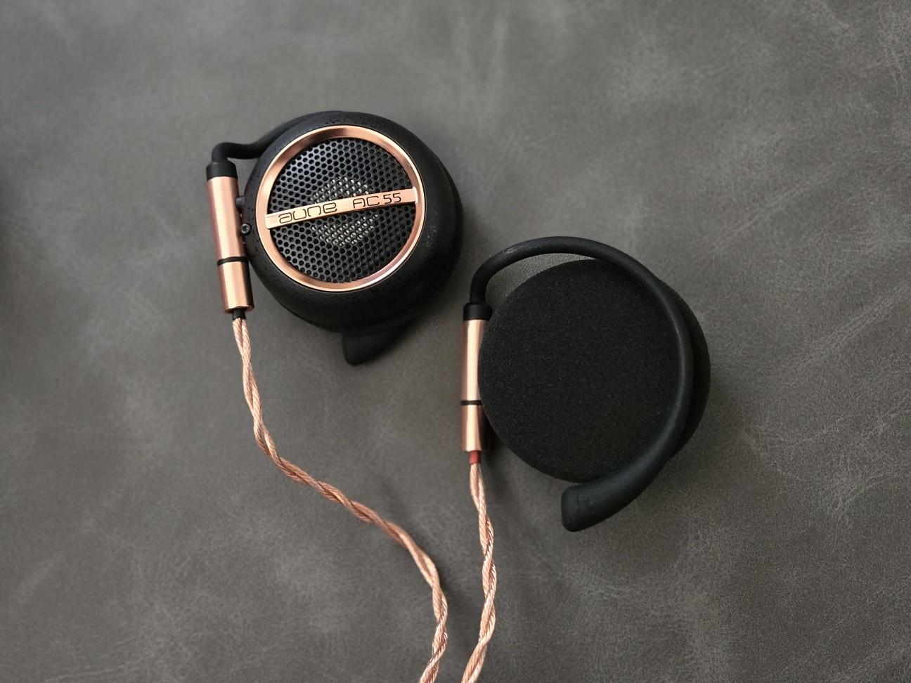 aune audio AC55 レビュー︰懐かしい耳掛けが現代型に進化したオープン