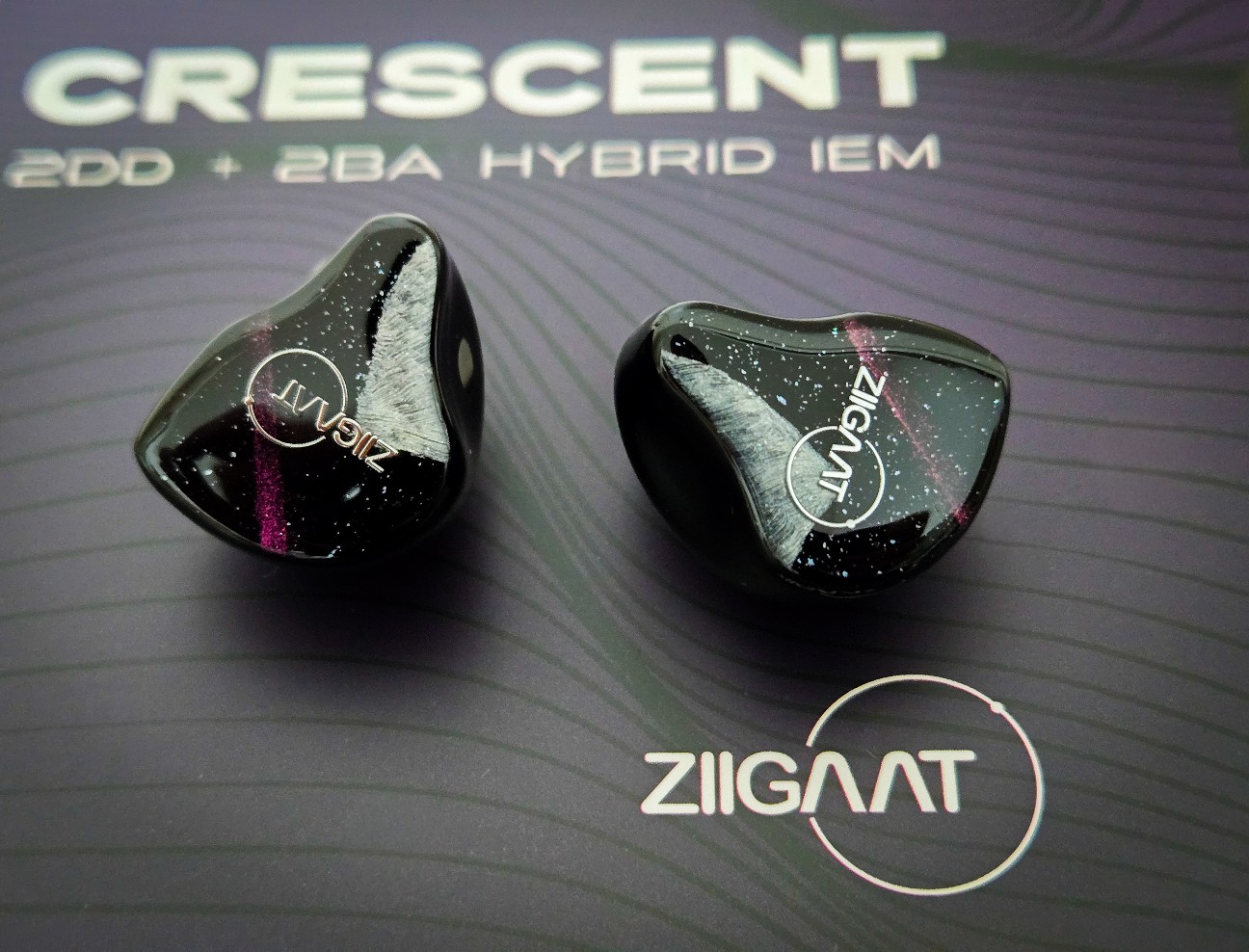 ZiiGaat Crescent レビュー：広大な音場と温かみを両立した2DD+2BA