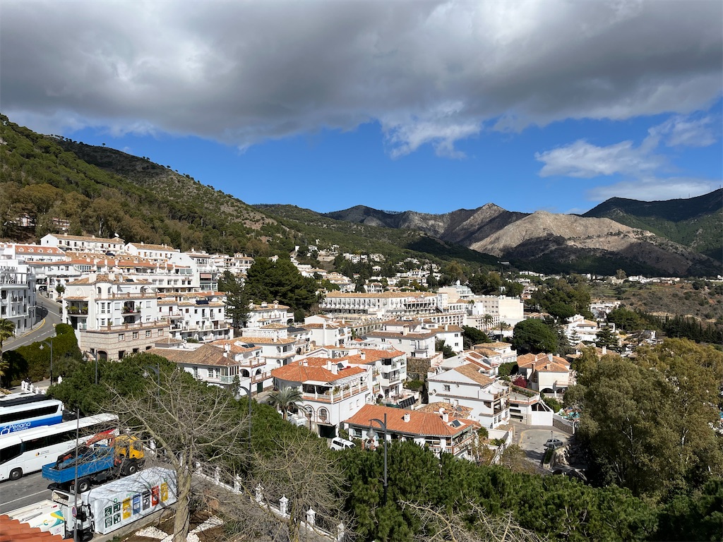 アンダルシア旅⑤ 白い街ミハス歩き マラガで有名バル エルピンピ