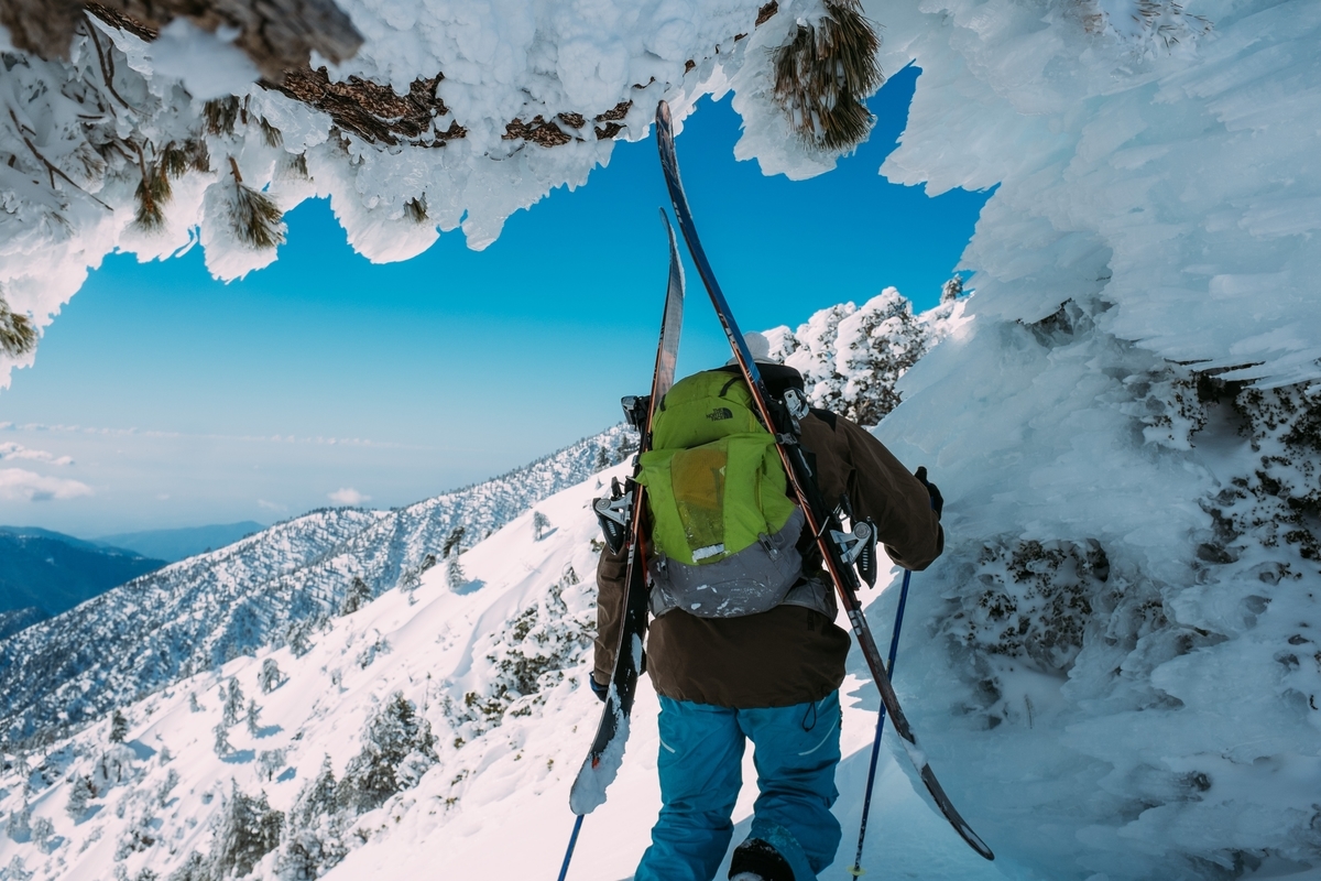 旅路　雪山　スキー

