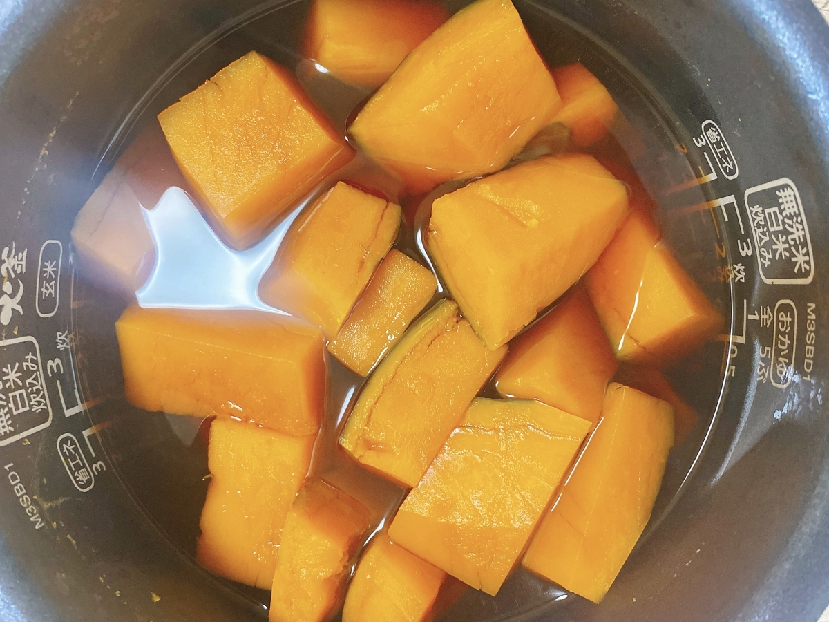 作り置きレシピ】炊飯器で簡単！ほくほく甘々なかぼちゃの煮物 