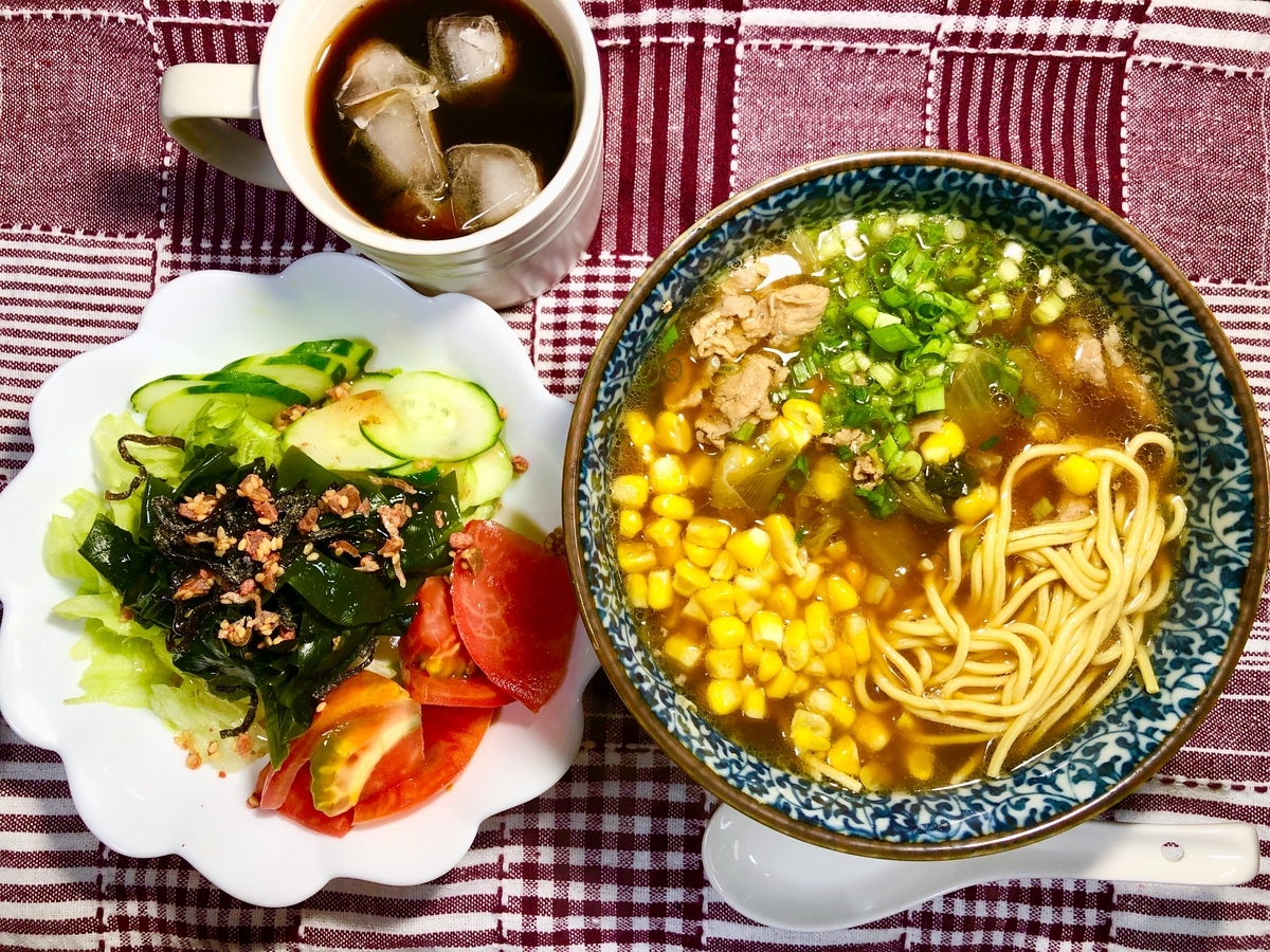 醤油豚骨ラーメン でランチ