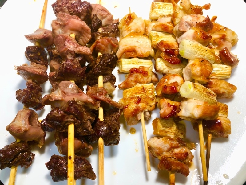 おうちで焼き鳥（砂肝・牛肩肉・ネギマ）を撮った写真