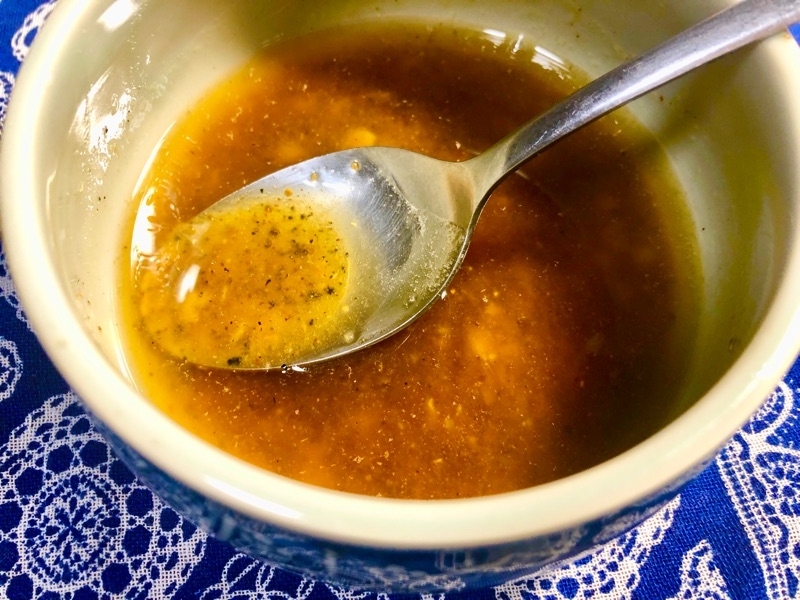 ごま油のつけダレを撮った写真