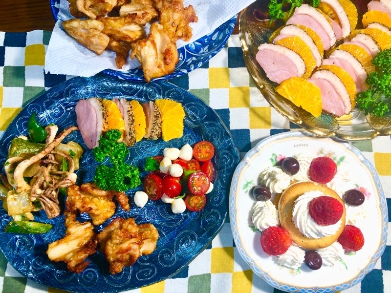 NEXZデビューおめでとうメニューの食卓を撮った写真