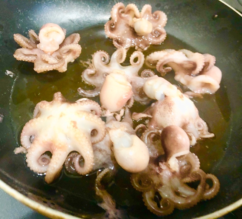イイダコの甘辛醤油煮を撮った写真