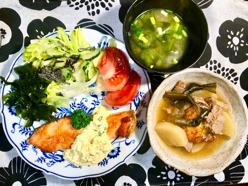 サーモンのムニエルの夕食を撮った写真
